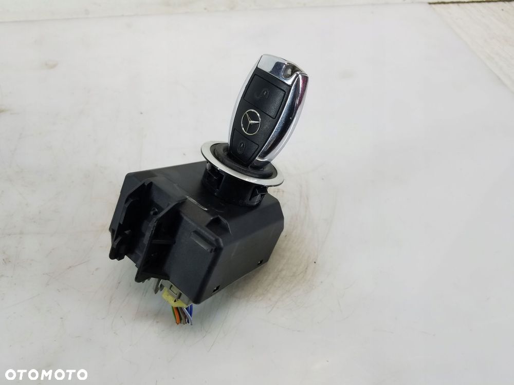 stacyjka kluczyk mercedes-benz a-klasa w176 a2469059700 - 1