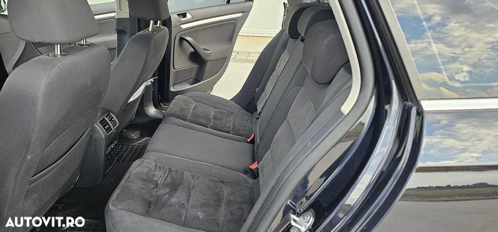 Volkswagen Golf 1.6 TDI DPF Highline - 12