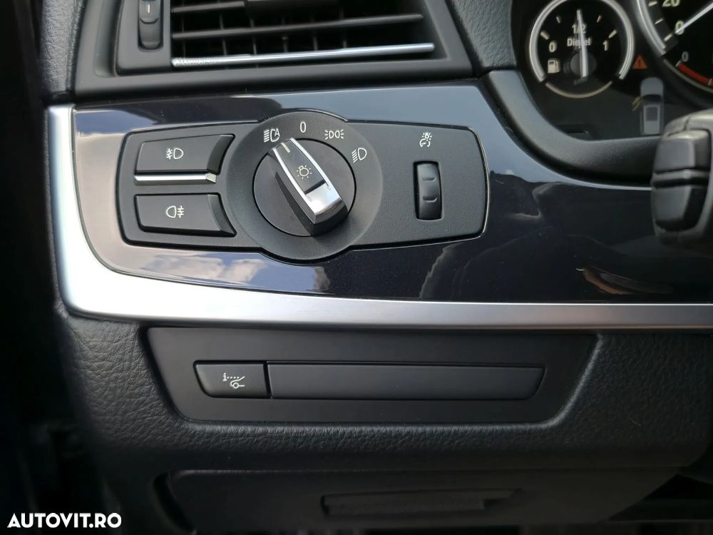 BMW Seria 5 525d Touring Aut. Luxury Line - 13