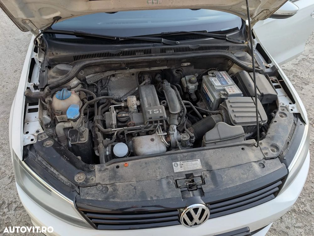 Volkswagen Jetta 1.2 TSI Trendline - 24