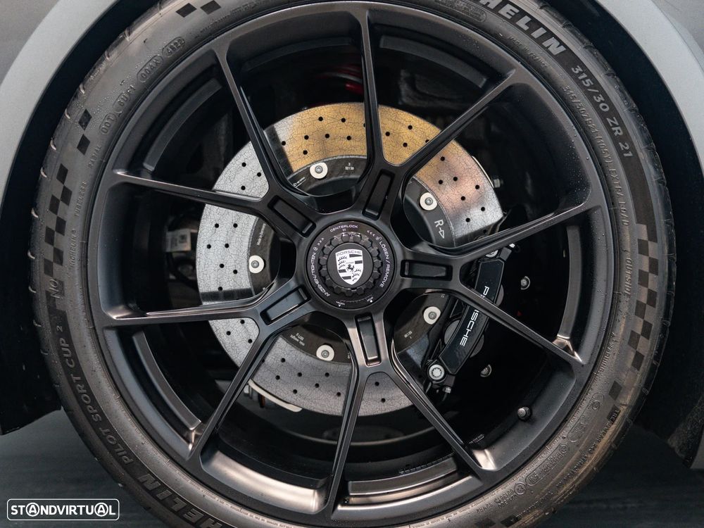 Porsche 911 (992) - 19