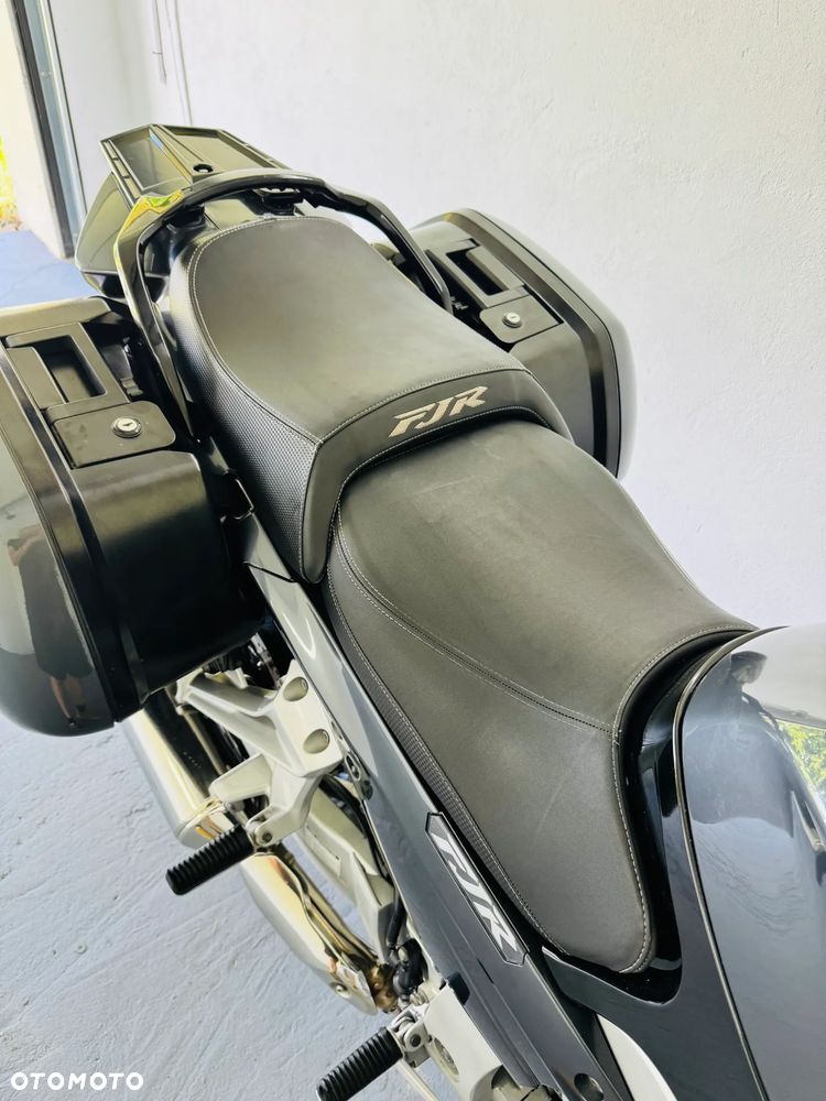 Yamaha FJR - 7