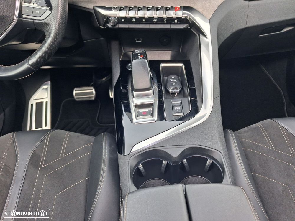 Peugeot 3008 1.6 Hybrid GT Pack e-EAT8 - 25