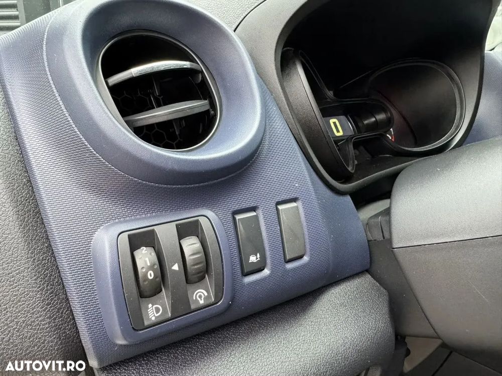 Opel Vivaro Doka 6 Locuri+Duba - 18