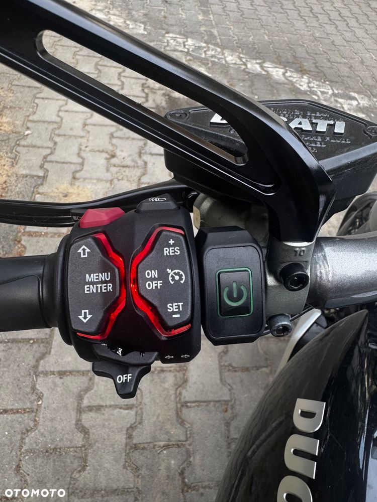 Ducati Diavel - 4