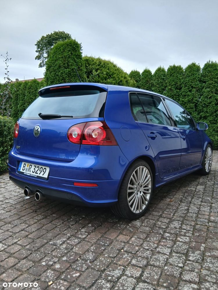 Volkswagen Golf R32 - 11