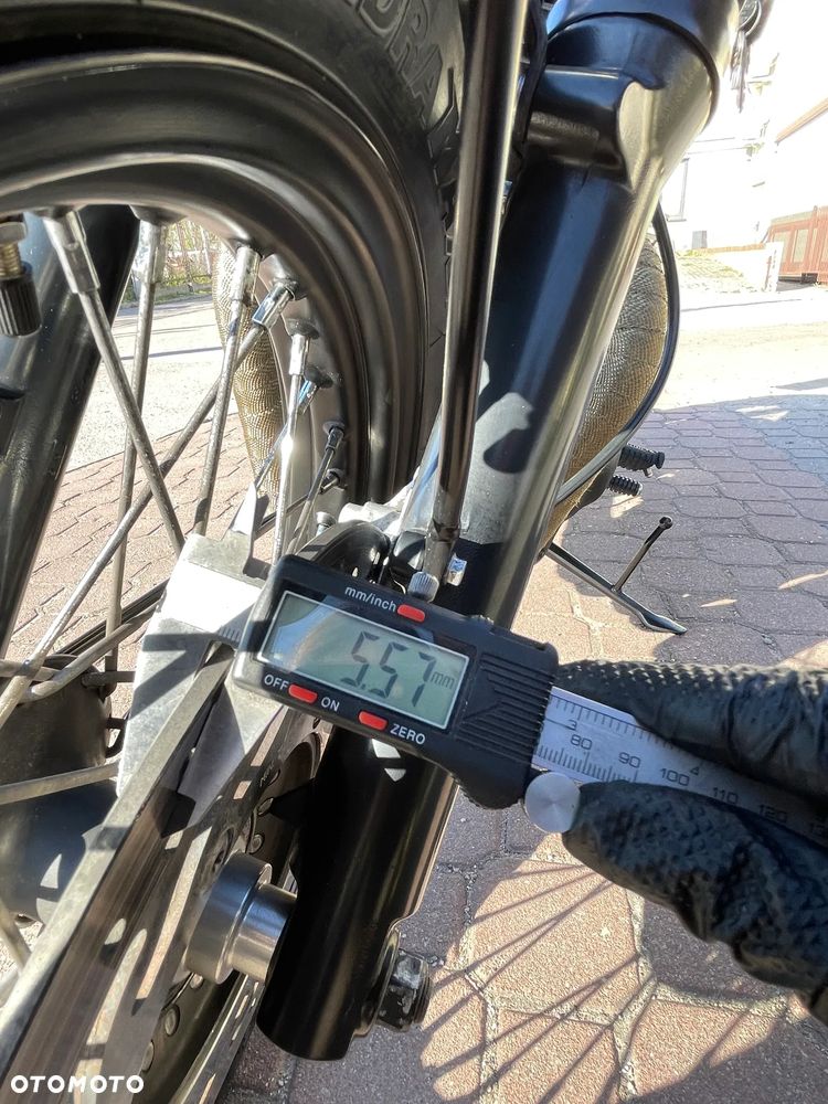 Triumph Bonneville - 16