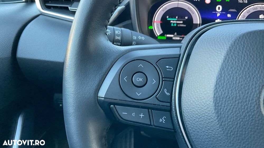 Toyota Corolla Sedan 1.8 HSD Dynamic - 26