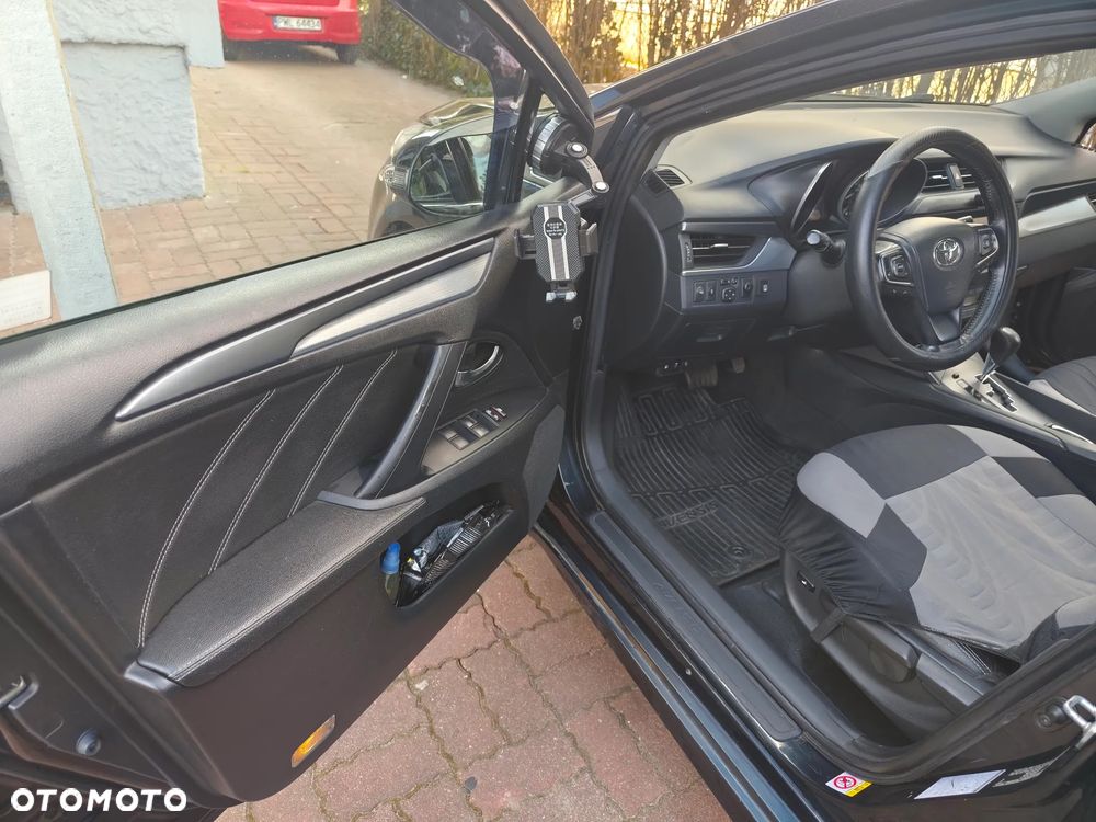 Toyota Avensis 1.8 Premium MS - 12