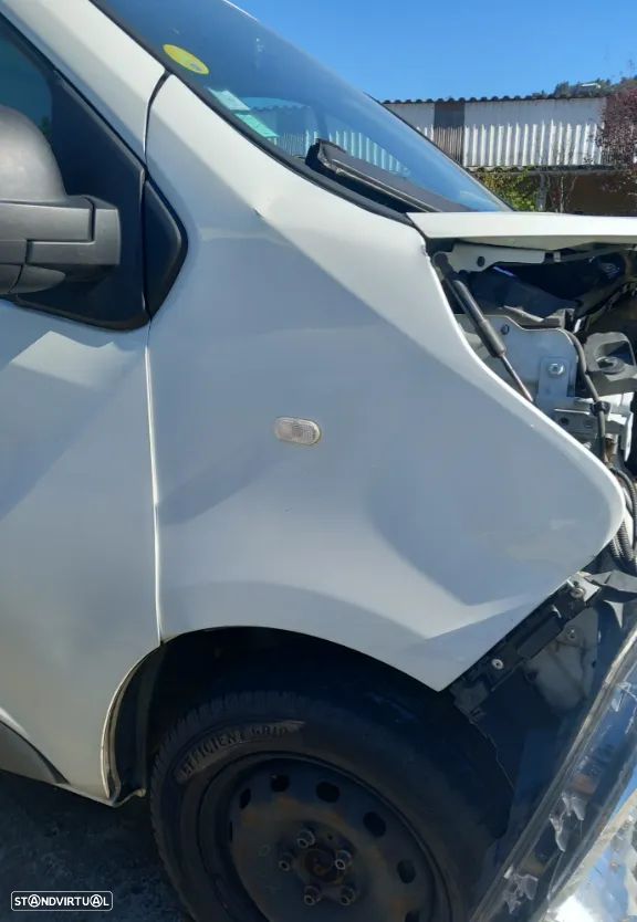 Guarda Lamas Direito Renault Trafic III 2017 - 1