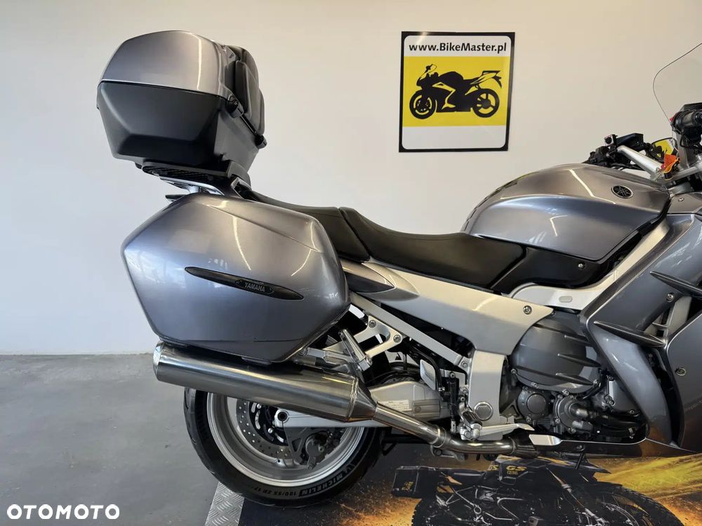 Yamaha FJR - 16