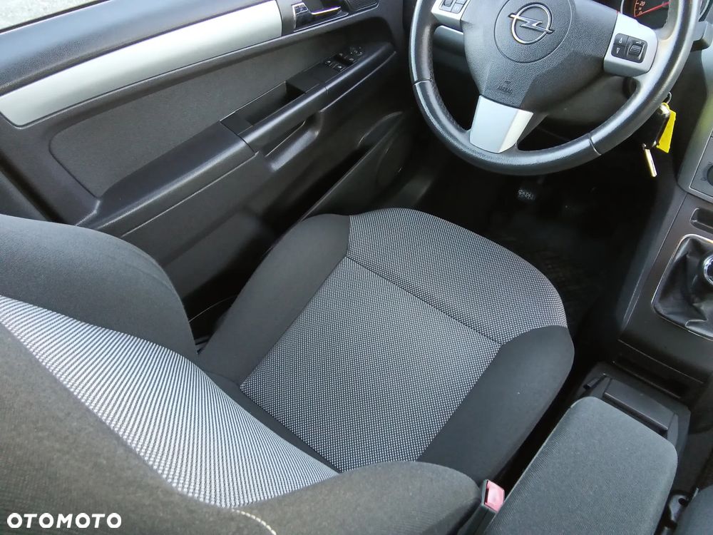 Opel Zafira 1.8 Cosmo - 24