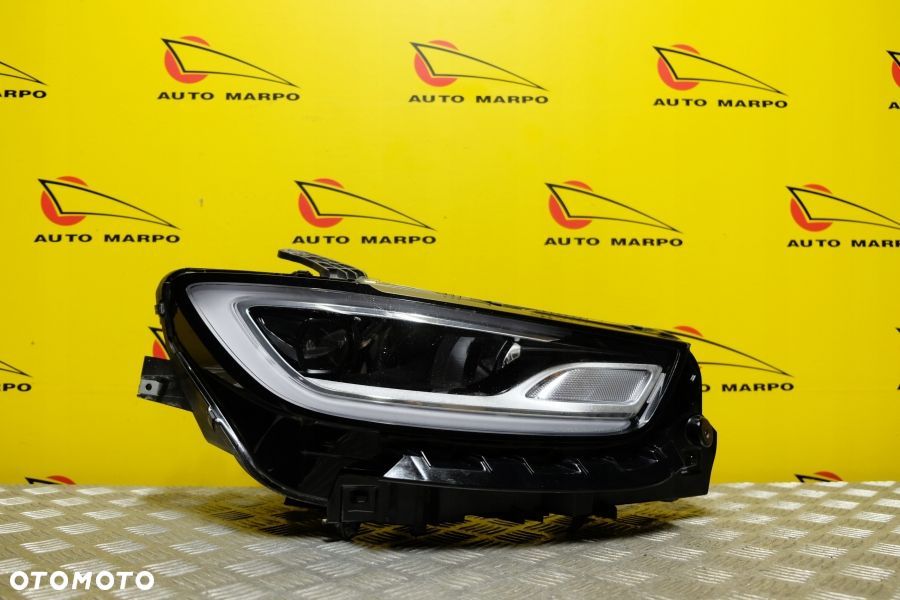 CHRYSLER PACIFICA 2021- REFLEKTOR LAMPA LED R USA - 2