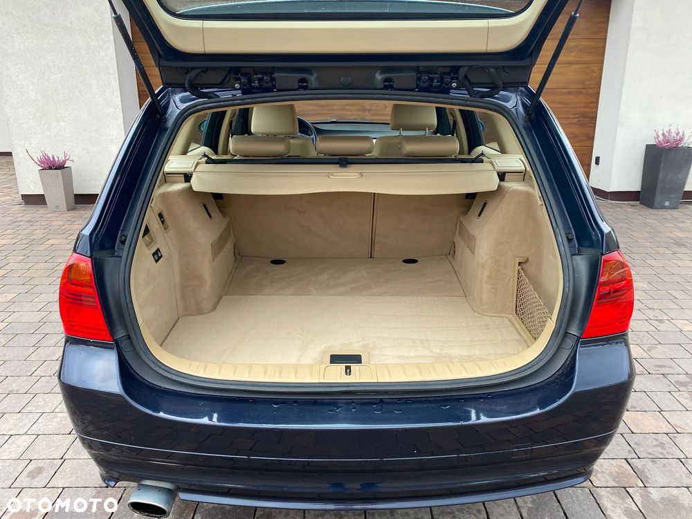 BMW Seria 3 318i Touring Edition Exclusive - 13