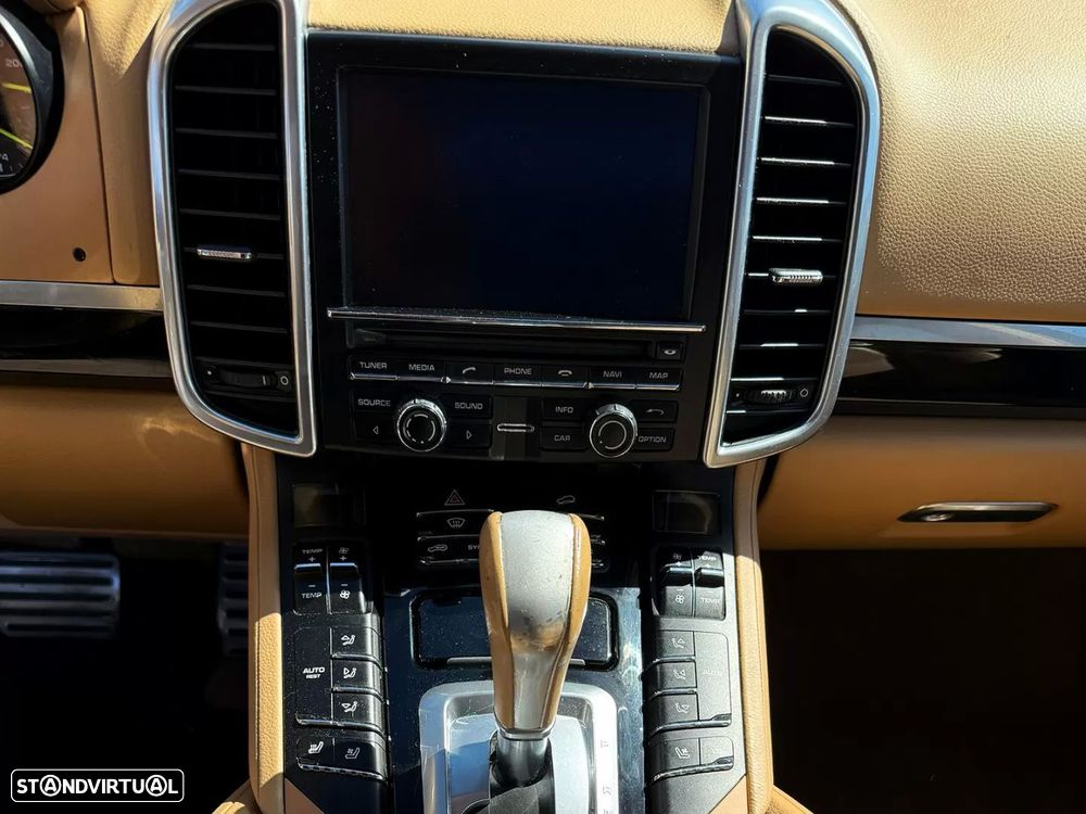 Porsche Cayenne S - 14