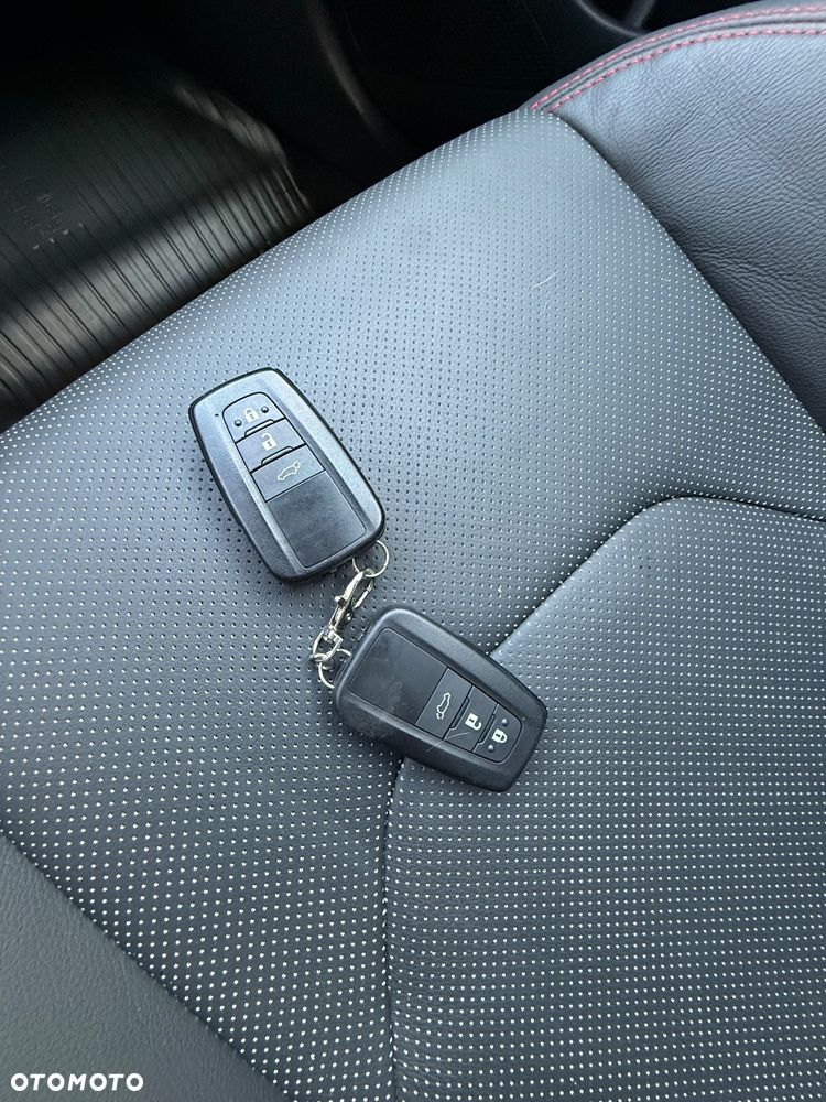 Toyota Corolla 2.0 Hybrid GR Sport - 17
