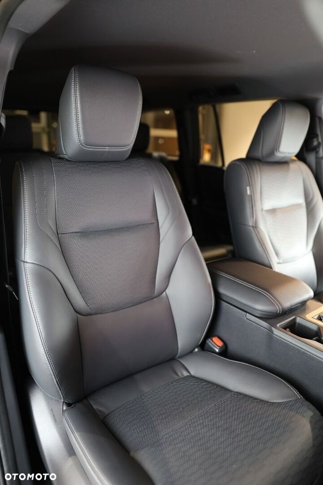 Toyota Land Cruiser - 12