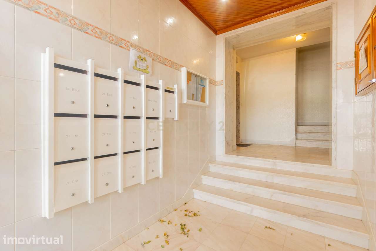 Apartamento T2 em Queluz (Pendão) com ou sem investimento!! - Grande imagem: 2/30