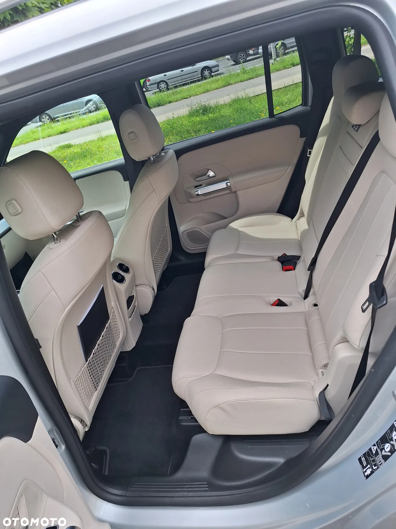 Mercedes-Benz GLB 250 4-Matic 8G-DCT - 7