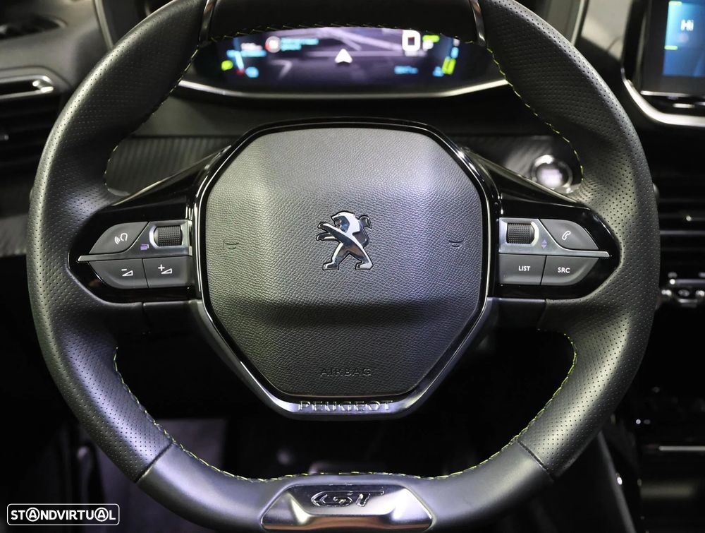 Peugeot e-208 GT - 24