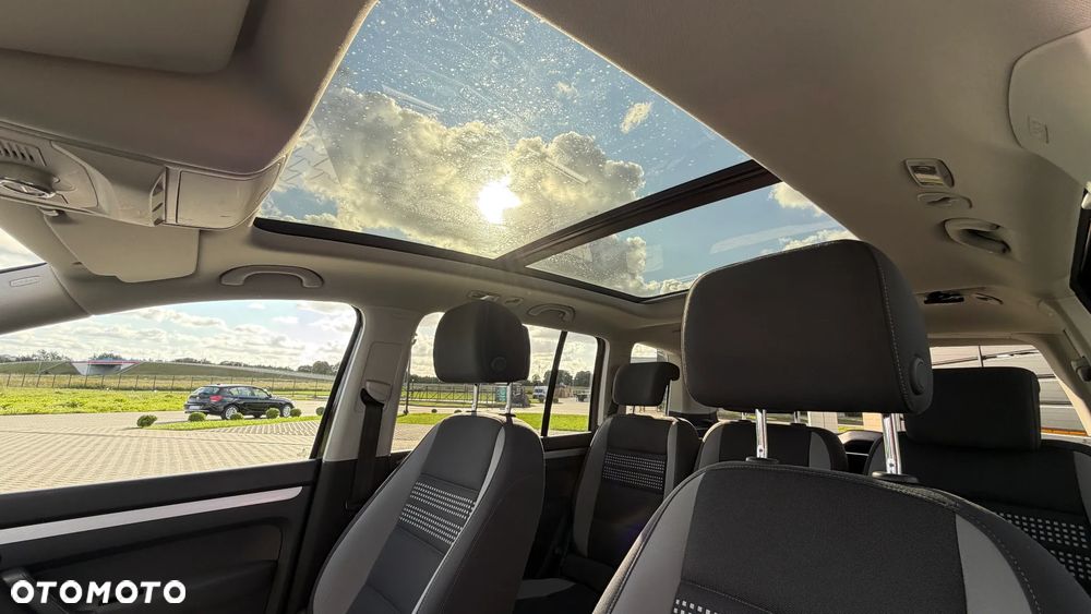 Volkswagen Touran 2.0 TDI DPF Highline DSG - 31