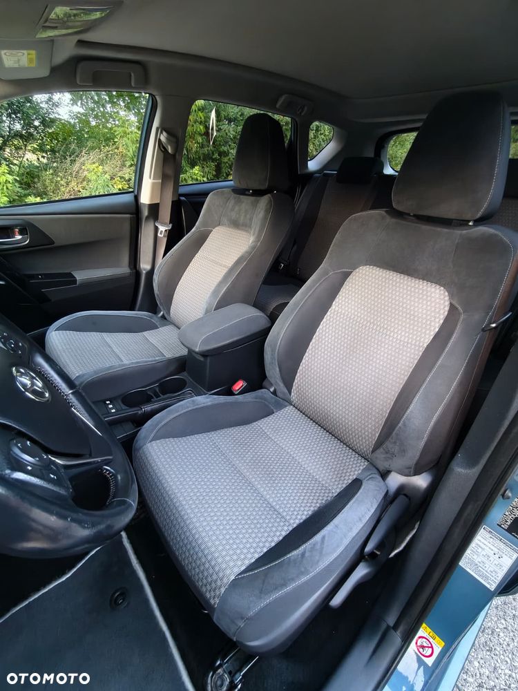 Toyota Auris 1.8 HSD Prestige - 17