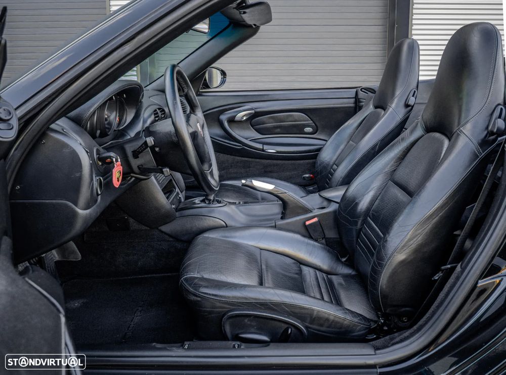 Porsche 911 (996) Carrera Cabrio - 24