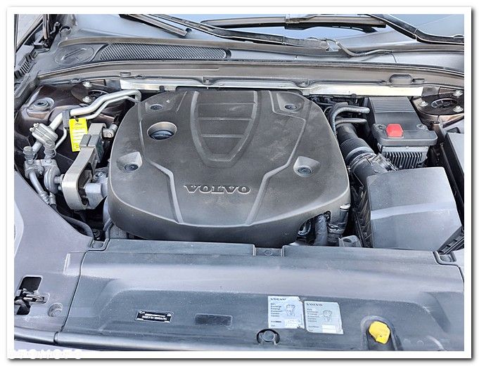 Volvo V90 Cross Country - 32