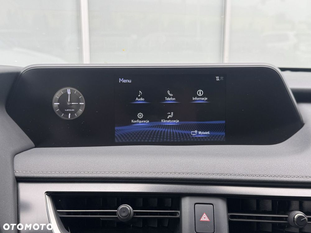 Lexus UX - 15
