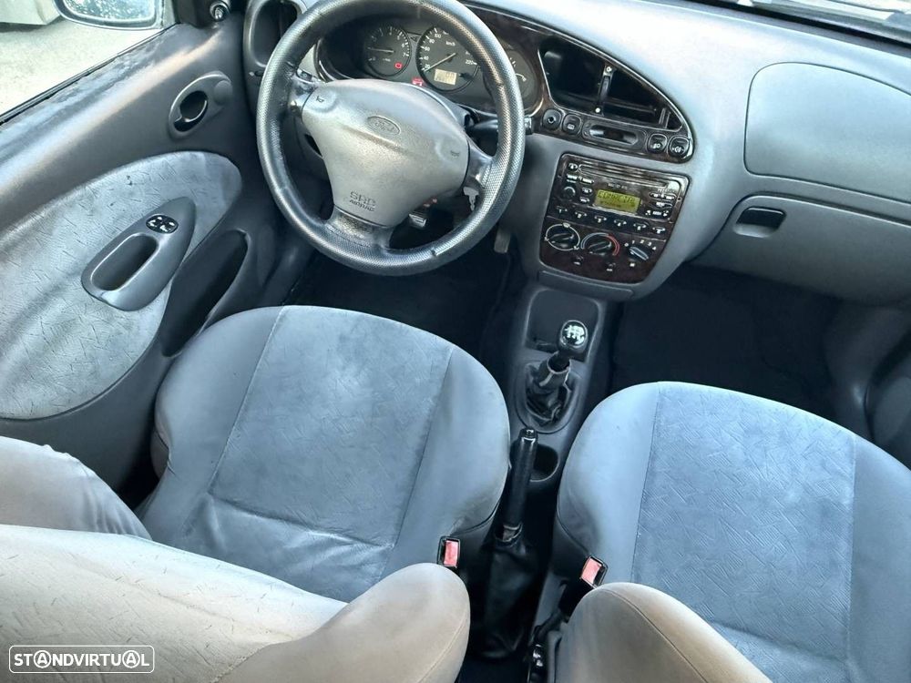Ford Fiesta 1.25 Ghia - 14