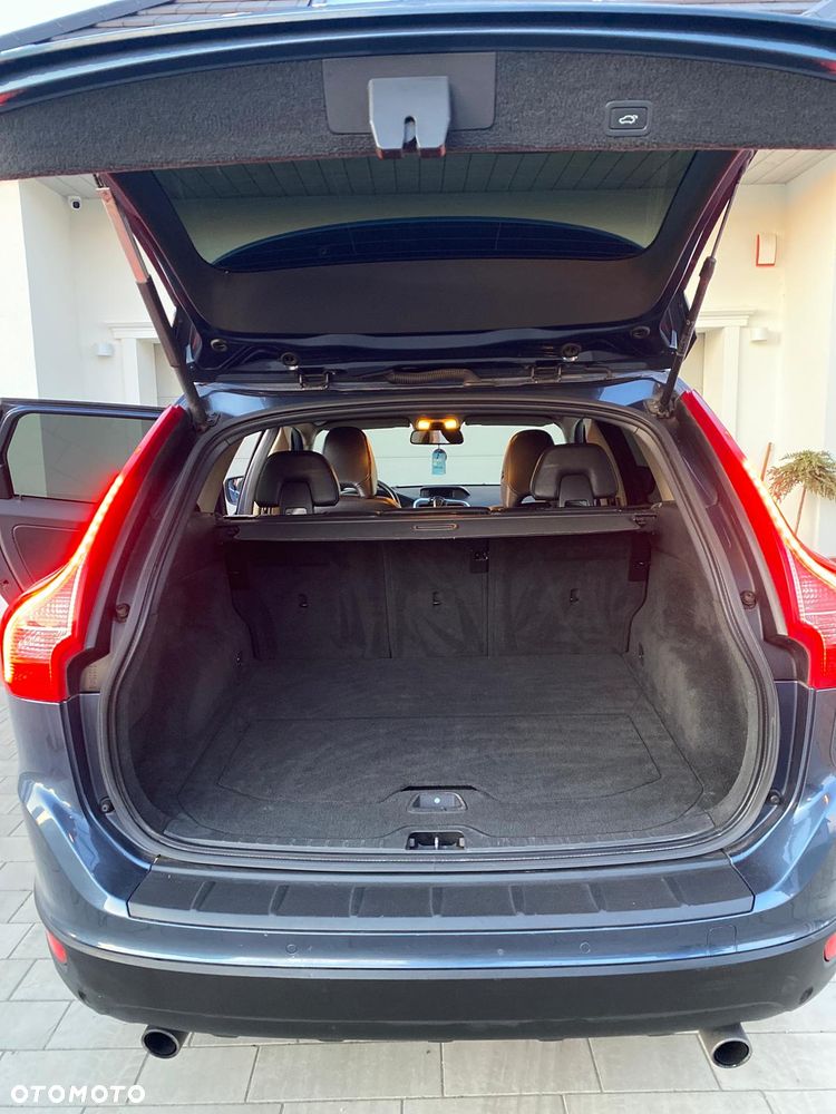 Volvo XC 60 D5 AWD RDesign - 18