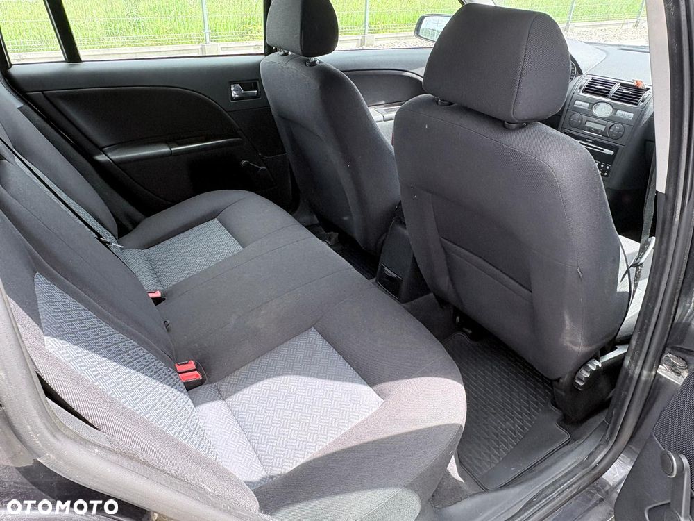 Ford Mondeo 2.0 TDCI Ambiente - 19
