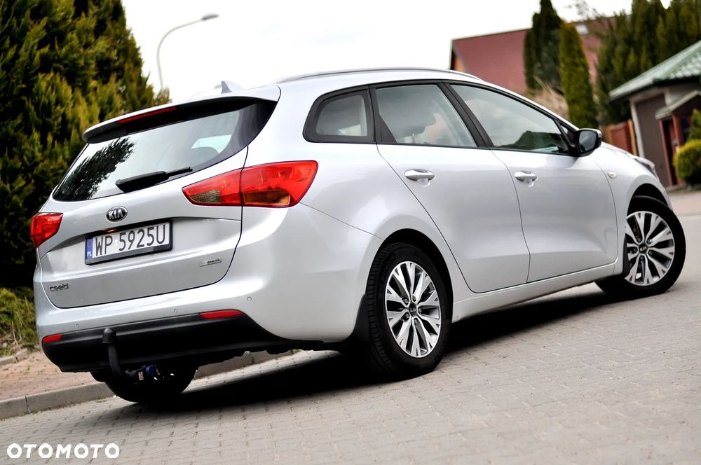 Kia Ceed 1.4 CVVT Dream Team Edition - 4