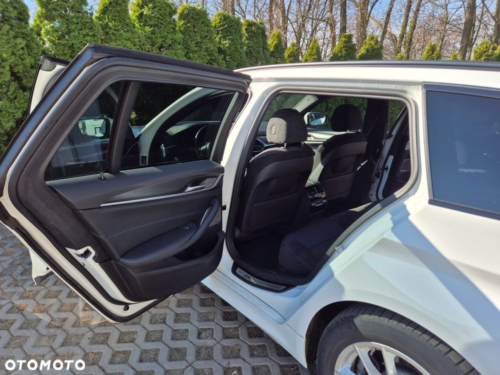 BMW Seria 5 520d M Sport sport - 23