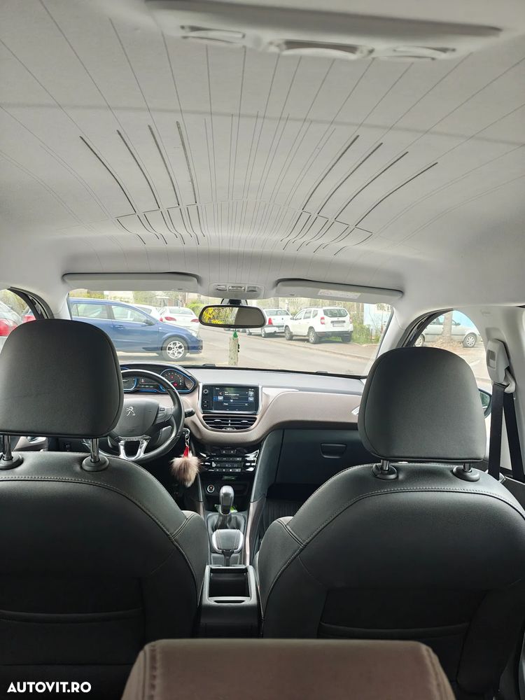 Peugeot 2008 1.2 VTi Allure - 12