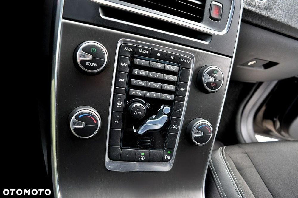 Volvo V60 D3 Geartronic Momentum - 7