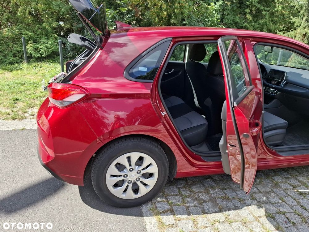 Hyundai i30 1.5 DPI Classic + - 11
