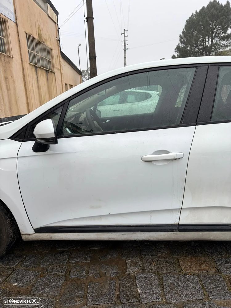 Porta Frente Esquerda Renault Clio V 1.5 Blue DCI Ano 2019 - 2