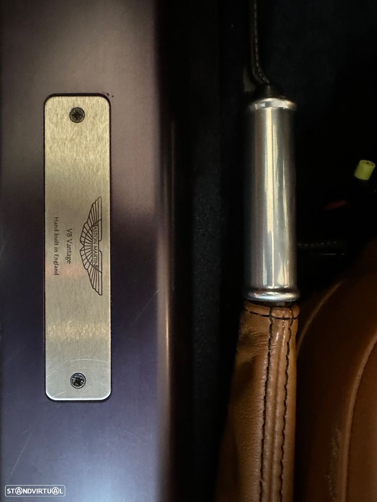 Aston Martin Vantage Roadster - 26