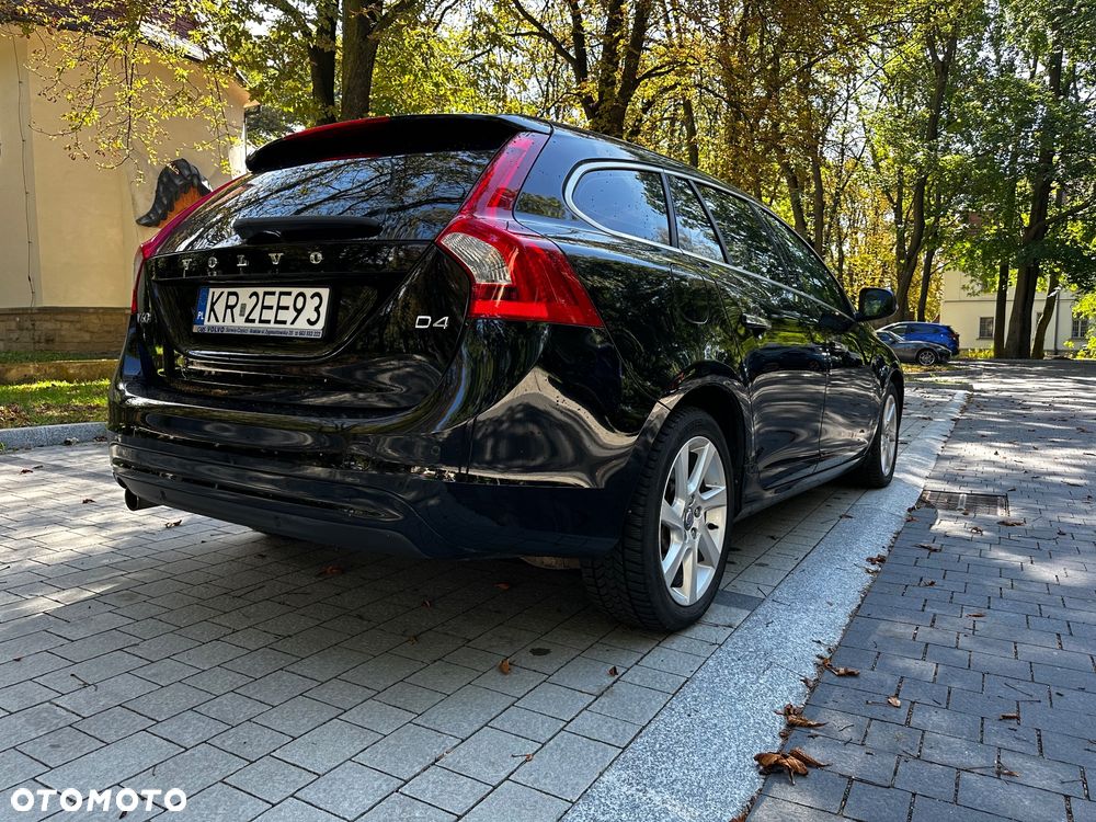 Volvo V60 D4 Momentum - 8