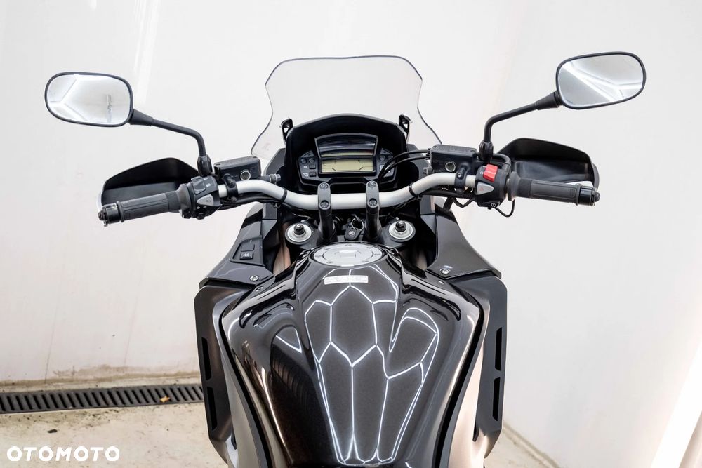 Honda VFR - 23