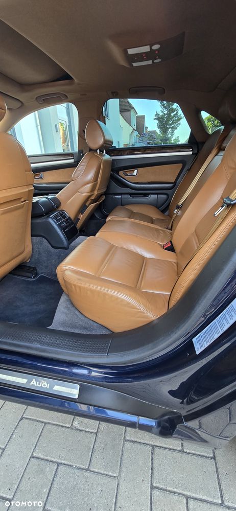 Audi A8 4.2 Quattro - 10
