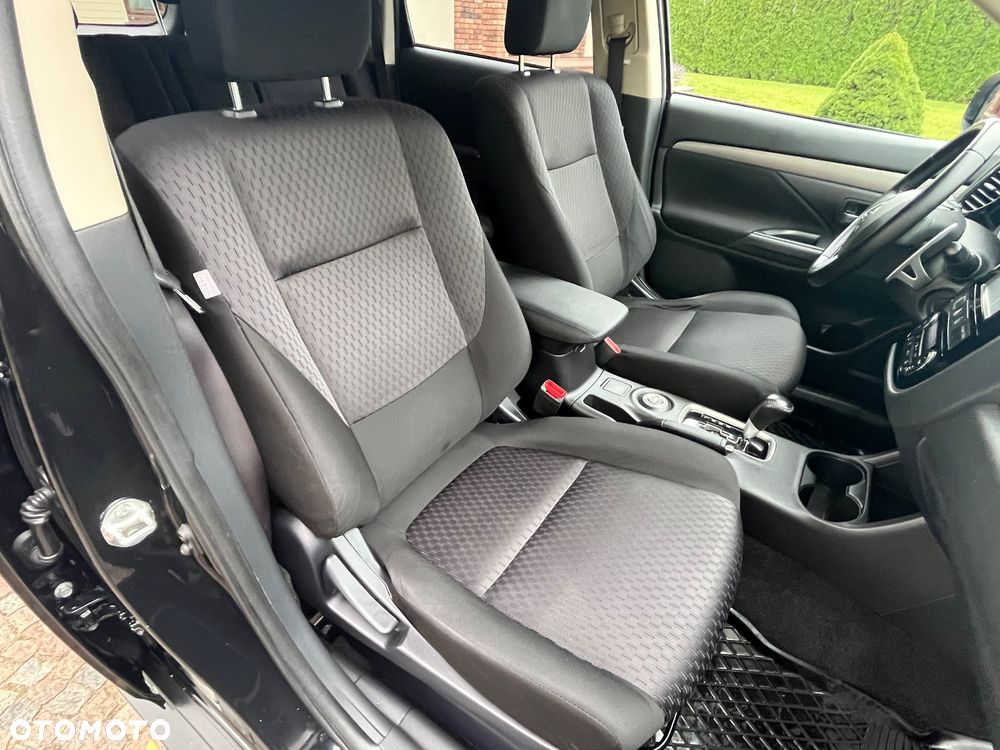 Mitsubishi Outlander 2.0 Intense + - 26