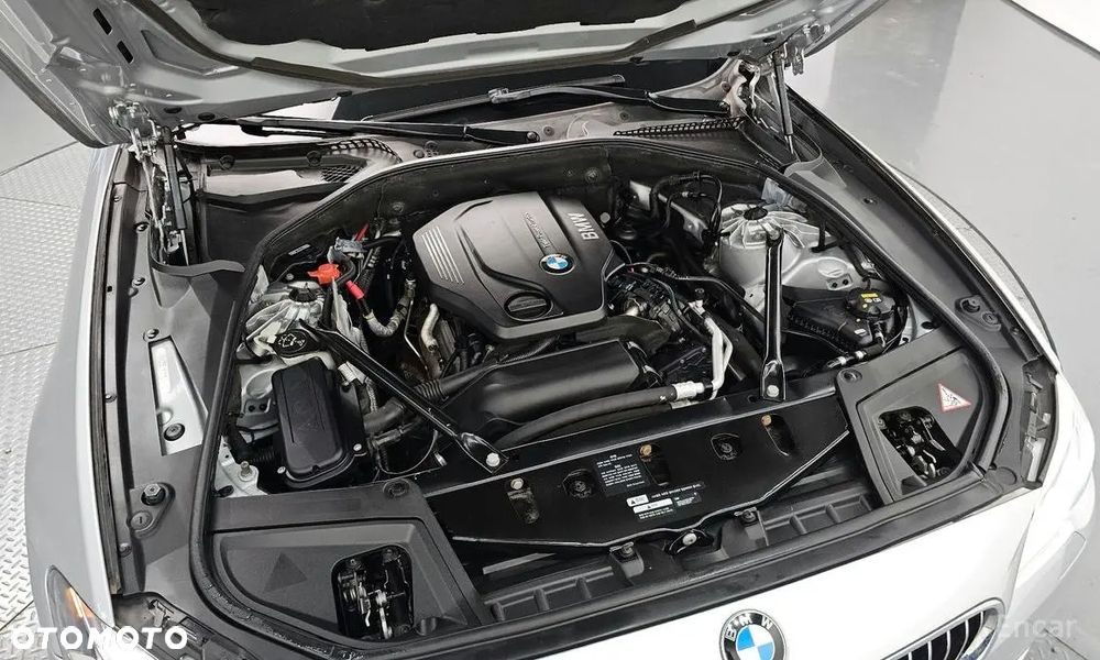 BMW Seria 5 520d xDrive Luxury Line - 7