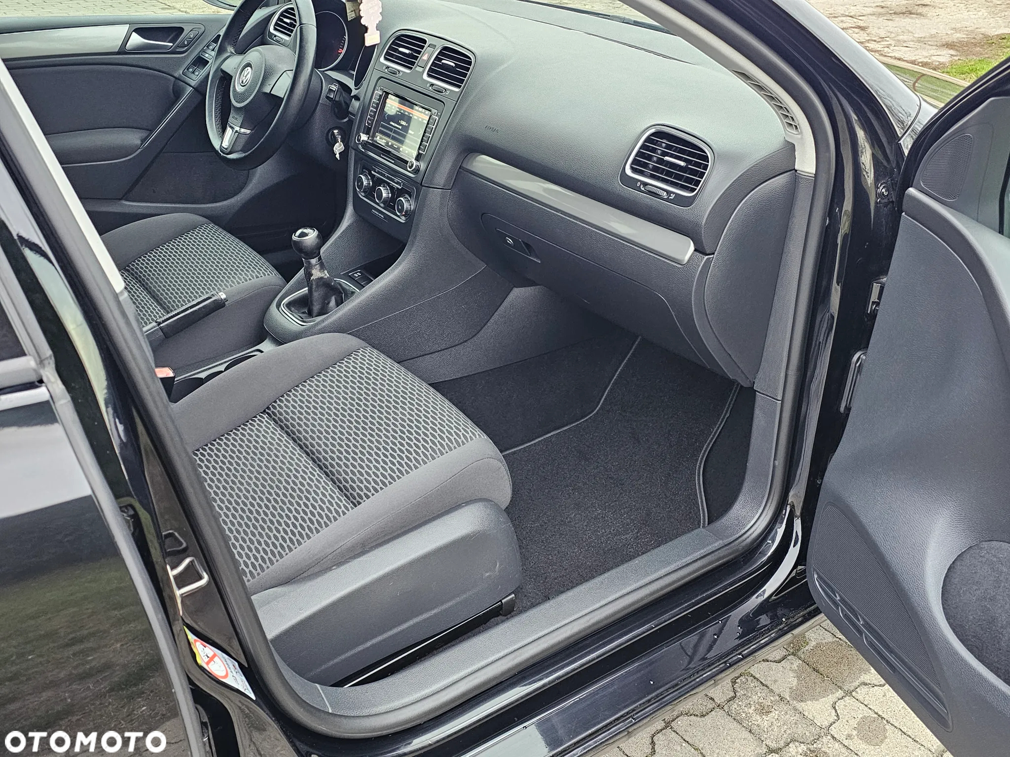 Volkswagen Golf - 17