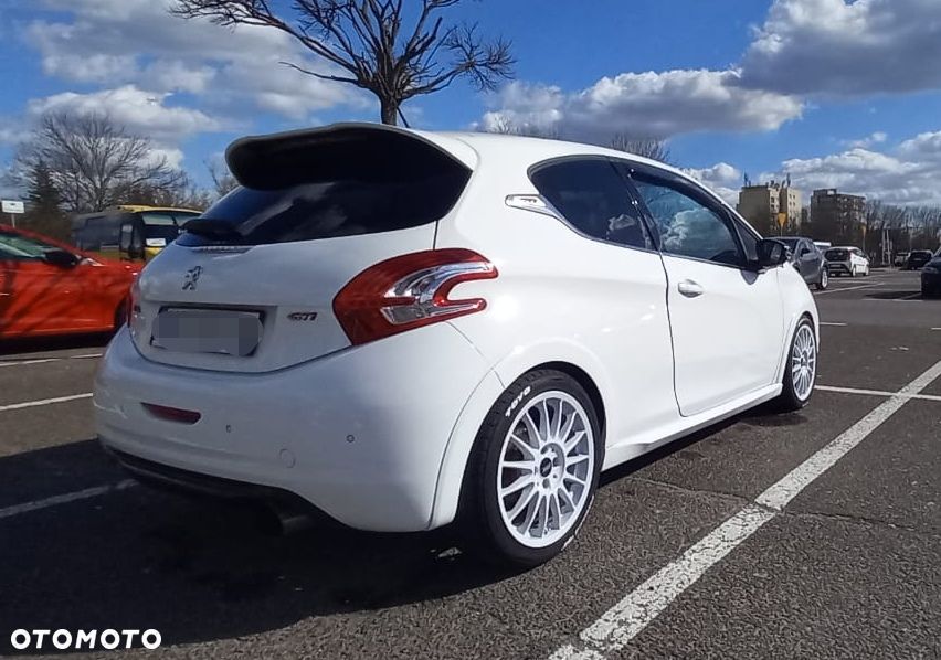 Peugeot 208 1.6 THP GTi - 8