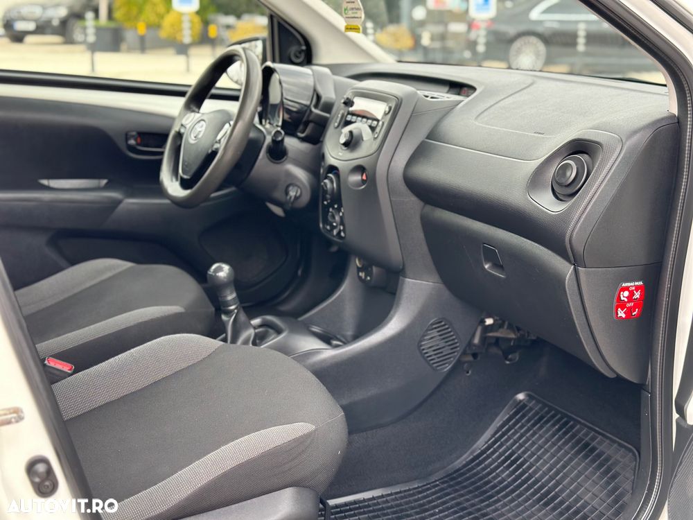 Toyota Aygo 1.0 VVY-I 5 usi X-play - 7