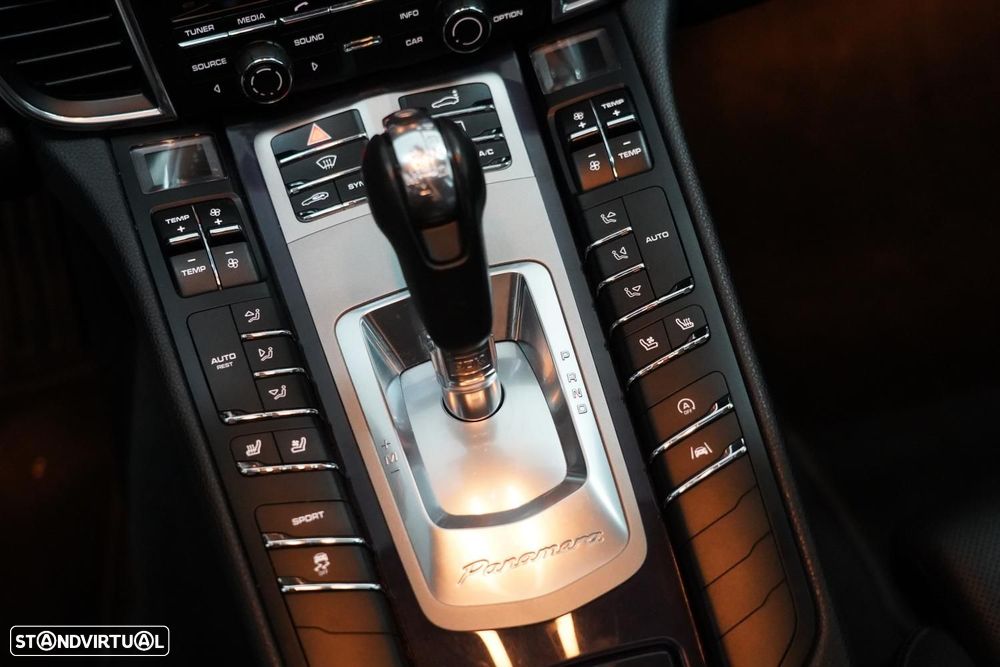 Porsche Panamera 4 PDK - 13