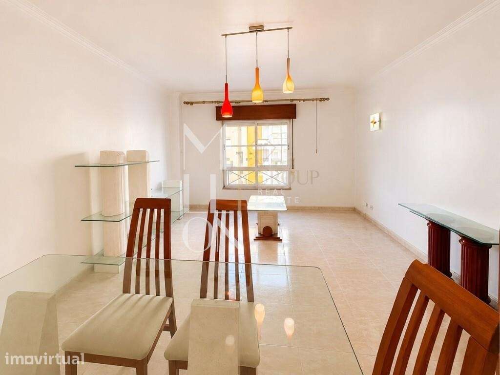 T2 com 95m2 na Tapada das Mercês | Sala 31m2 | 2 Frentes Solares - R/C - Grande imagem: 4/34