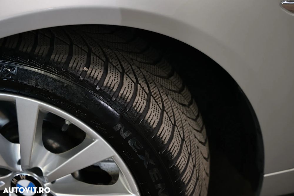 BMW Seria 5 518d Aut. - 35